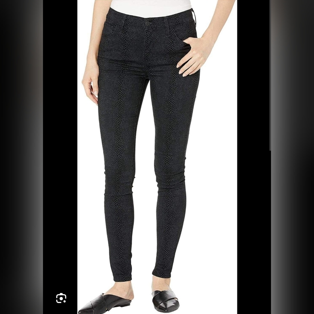 LEVI 720 High Rise Super Skinny